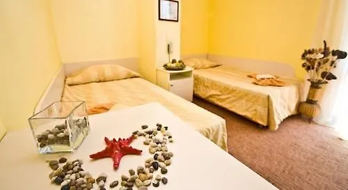 Apart & Rooms Fotinov Burgas 2*,
